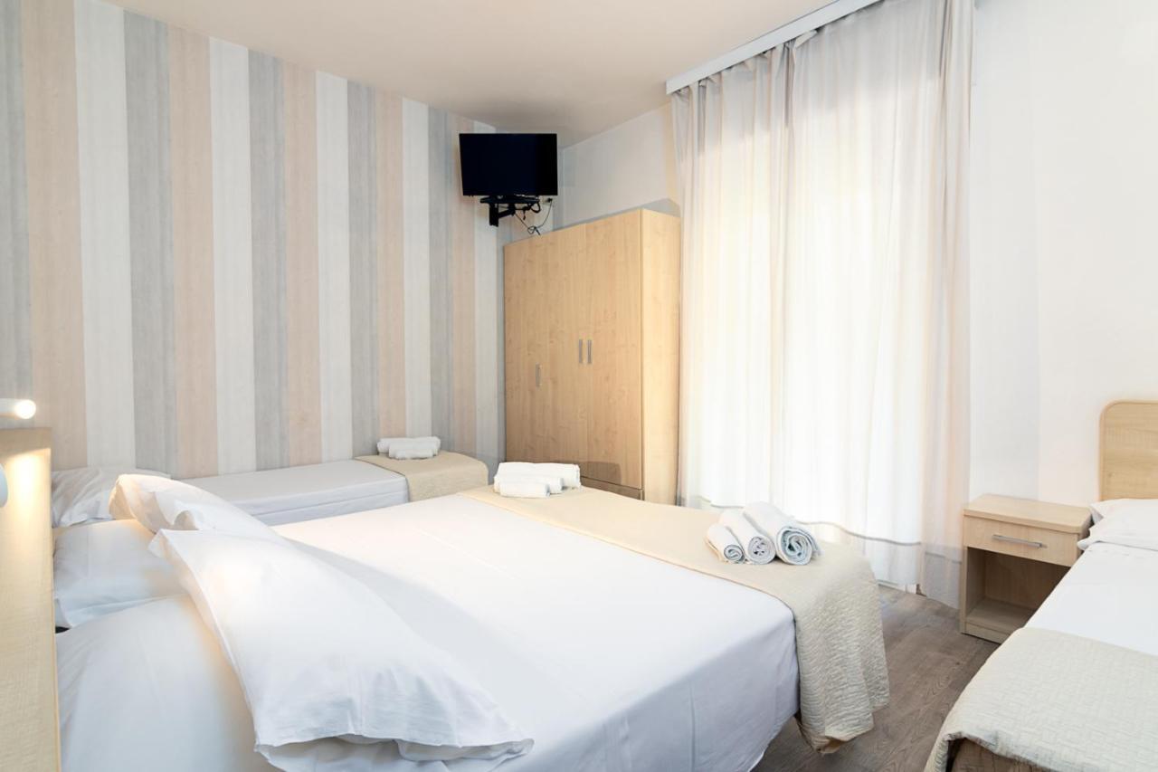 Hotel Arlecchino Риччоне Екстер'єр фото